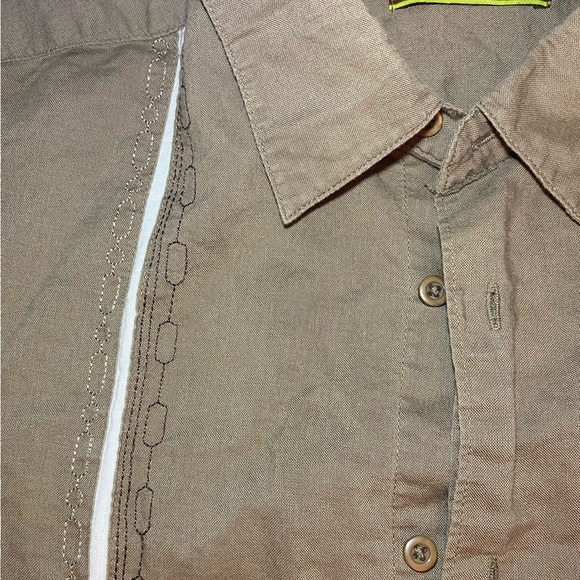 Men’s button down guayabera shirt by Cubavera XL - Picture 3 of 4